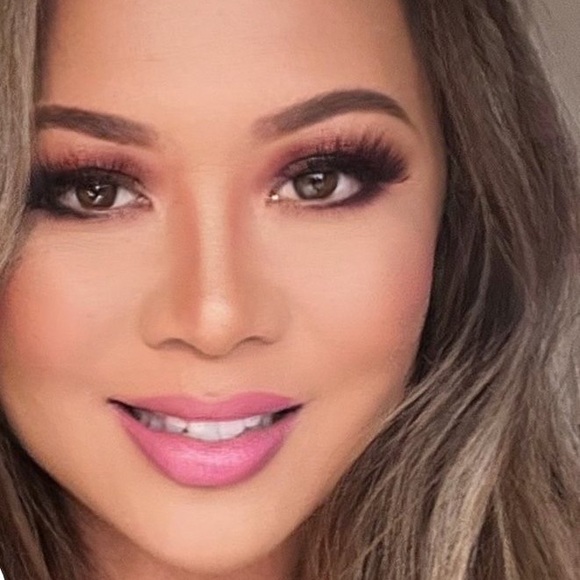 Meet your Posher, Lorina - Picture 1 of 1